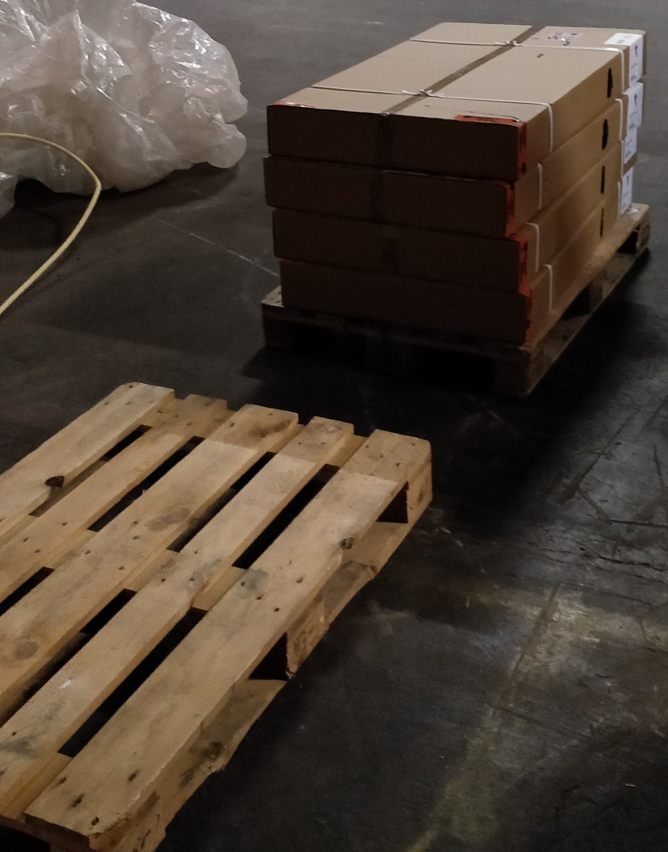 Alweer bijna op! We moeten productie van <a href="/coffininabox/">CoffinInaBox</a> CHISTANN DHZ nu toch echt gaan opvoeren. Elke dag versturen wij er een paar. In Nederland en daarbuiten. Nu wachten op de volgende vrachtwagen...