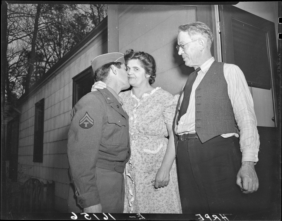 🦃✨ Happy Thanksgiving ✨🦃
This heart-warming photograph shows Homer Tolley, T/5 U.S. Army, arriving home in Newport News from Italy on Thanksgiving Day. You can see the joy in his mama's eyes. Enjoy your loved ones today! #Thankful