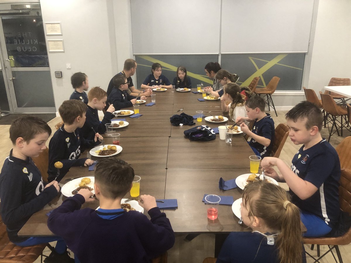 KillieCommunity's tweet photo. Fantastic Go Fitba with @shortleesPS tonight! Plenty of fun games, tournaments and then heated up with soup and meat and potatoes! Yummmmm! #WeAreKillie 🔵⚪️⚽️ https://t.co/pukqp1RliD
