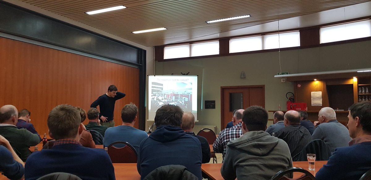 cow_coach's tweet image. Vandaag presentatie mogen geven voor de Studiekring Waas &amp;amp; Dender van @Boerenbond. Thema: technische kengetallen van melkrobots. Boeiende dag, zelf ook weer bijgeleerd door interactie met publiek en andere sprekers. #robotmelken #studiedag.