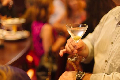 RARE_Madison's tweet photo. Some things are just better served dirty. 🍸 https://t.co/dPCCFC09jz
