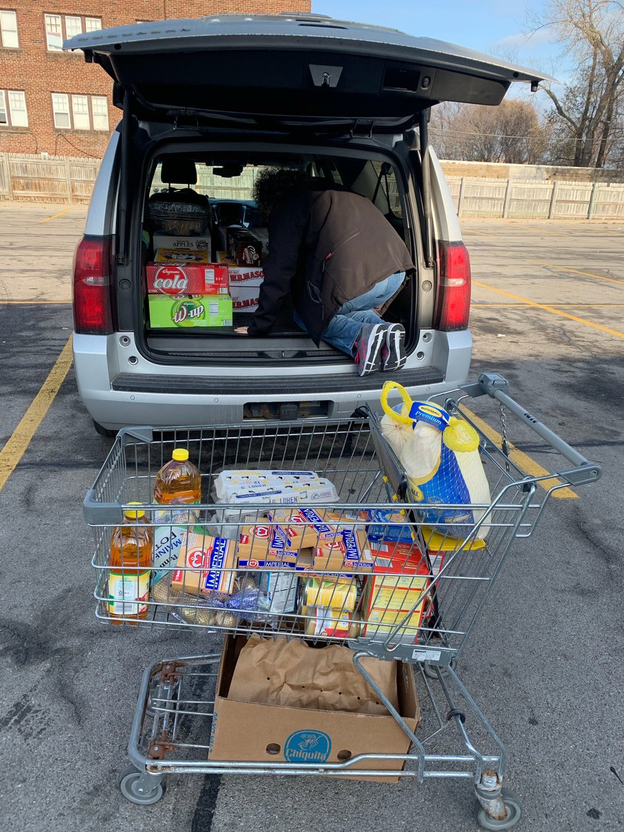 MsAnnie17282003's tweet photo. #34 school was able to provide 6 families with Thanksgiving dinner! #RCSDonefamily#Tigers#RCSDSchool#34@rcsd34 https://t.co/FD9i4rAZfN