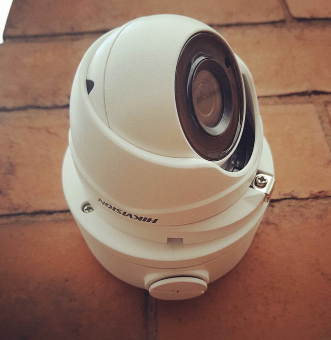 Servicare1's tweet photo. Hikvision 5MP fixed lens camera in white, expertly installed by our engineers. Security has never looked so good #cctv #hikvision #Security https://t.co/rg4CQ6Zgp2