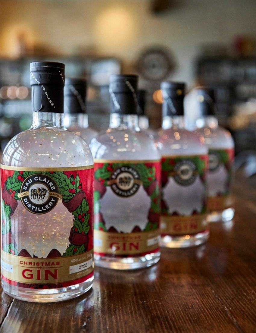 zynca's tweet photo. Eau Claire Christmas Gin is here! Drop by any of ZYN's 3 Calgary locations or shop online at https://t.co/vAMo0LeJt0!
https://t.co/ZlG8b46DP1 #iamdowntown @BankersHall #yycgin https://t.co/AlV4chCMXJ https://t.co/A6srPXAPav