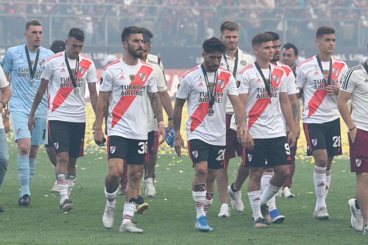 NachoScocco32ok's tweet photo. Ni la impotencia, ni la tristeza, ni la bronca del resultado van a ser mayor al orgullo que siento por este equipo, gracias muchachos por dejarlo todo y gracias a la gente por el apoyo. GRACIAS https://t.co/5cZfUM2bWL