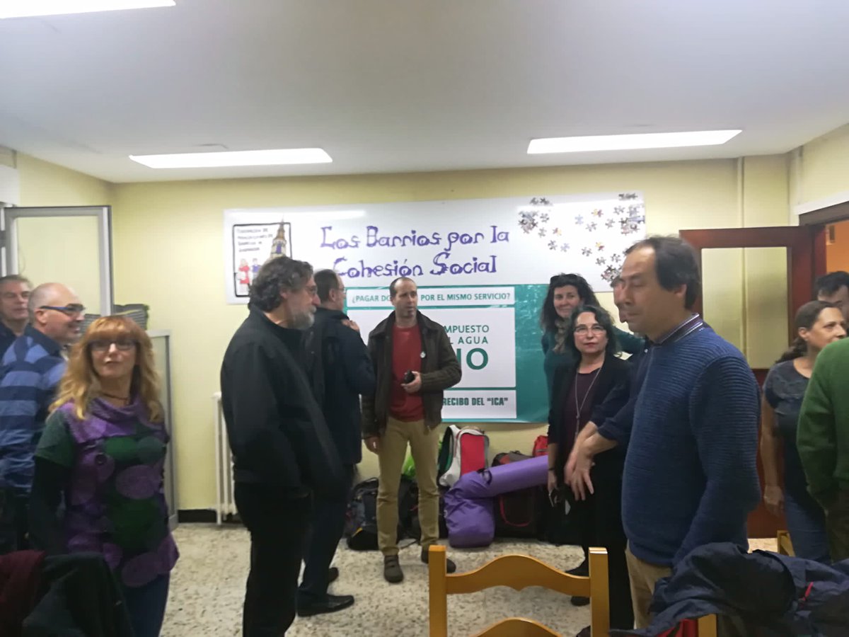 barrioszgz's tweet photo. Encierro en la FABZ por la derogación del ICA con @RAPAAragon.
#ICAno
#ICAderogacion
#RAPA https://t.co/1zx1ZjE6oS