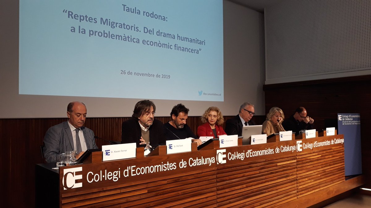 economistescat's tweet photo. Avui celebrem una taula rodona sobre els reptes #migratoris abordant el drama #humanitari i la problemàtica econòmica i financera que suposa amb @xavierferrerj, @campsoscar i Jaime Rodrigo de Larrucea @openarms_fund i Ramon Sanahuja @bcn_ajuntament moderats per @polfontfabregas https://t.co/4Pir6plP2m