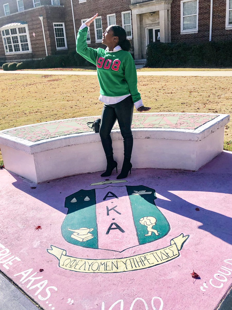 steph_nicholeee's tweet image. it’s beautiful here in AKALAND! #AKA1908 #SweetAlphaPi #Heavensent7 #Prettygirlswear20pearls