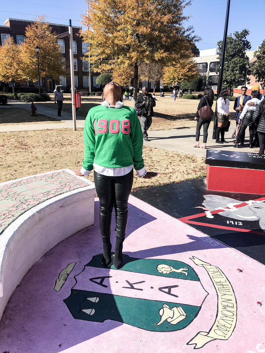 steph_nicholeee's tweet image. it’s beautiful here in AKALAND! #AKA1908 #SweetAlphaPi #Heavensent7 #Prettygirlswear20pearls