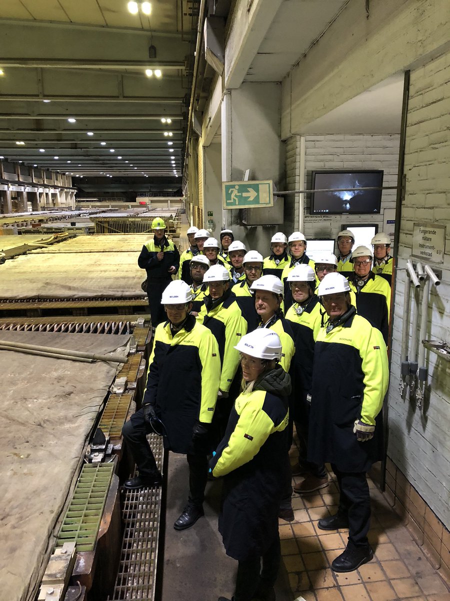 MartinFriis11's tweet photo. @stambanan Digitala Stambanan har stormöte på Boliden Smelters Rönnskär. Magnifik kopparproduktion.
#produktion2030 #digitalisering #industri @teknikforetagen @vinnovase https://t.co/42jmTAwPPz