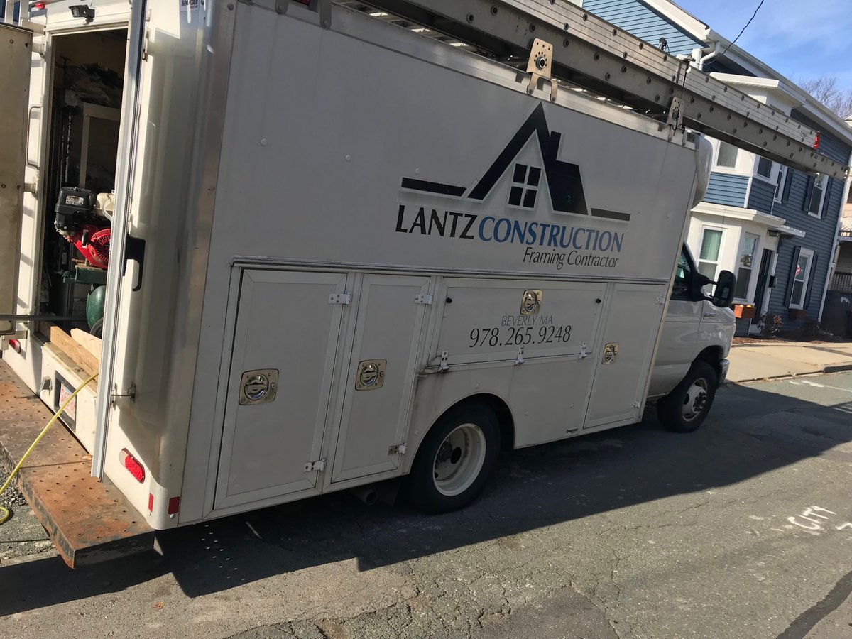 AndrewDeFranza1's tweet photo. Building stuff! #hcpcommunityhousing #CSHI #thankyouBeverly https://t.co/sGH9C2731T