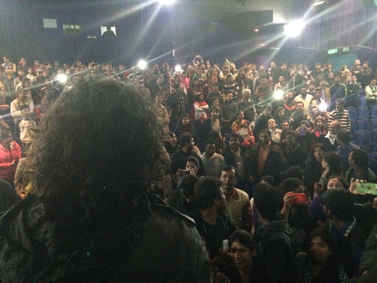 RKs_Tilllast's tweet photo. A round of applause by the wonderful audience of PVR Anupam for Tamasha and its storyteller- #ImtiazAli
6 YEARS OF TAMASHA
#6YearsOfTamasha https://t.co/PmpVJtgQaQ