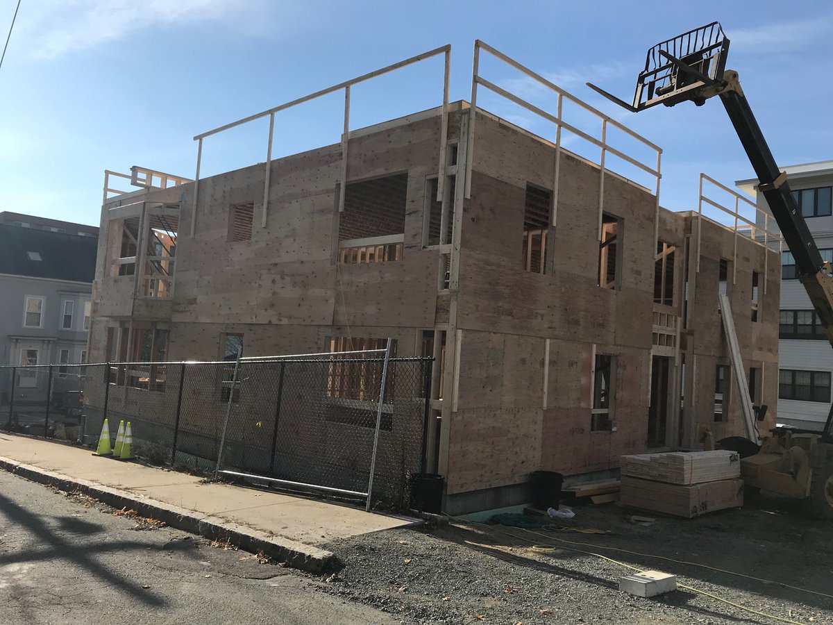 AndrewDeFranza1's tweet photo. Building stuff! #hcpcommunityhousing #CSHI #thankyouBeverly https://t.co/sGH9C2731T