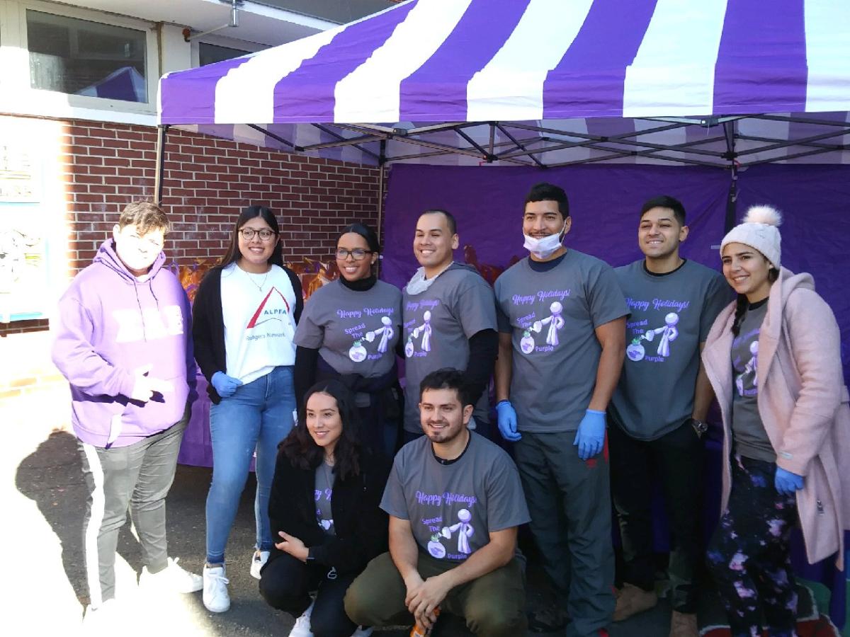 SpreadThePurpl1's tweet photo. 8th Annual Thanksgiving Drive:We want 2 give a Huge Thanks 2 our amazing #volunteers who signed up through https://t.co/v6277UR3aQ, Newark's Rutgers Alpfa's group @runalpfa,&amp; @SussexAveSchool in #Newark #NJ 4 letting us host our event on site. #HappyThanksgiving #SpreadThePurple https://t.co/MF7aDiVFmX