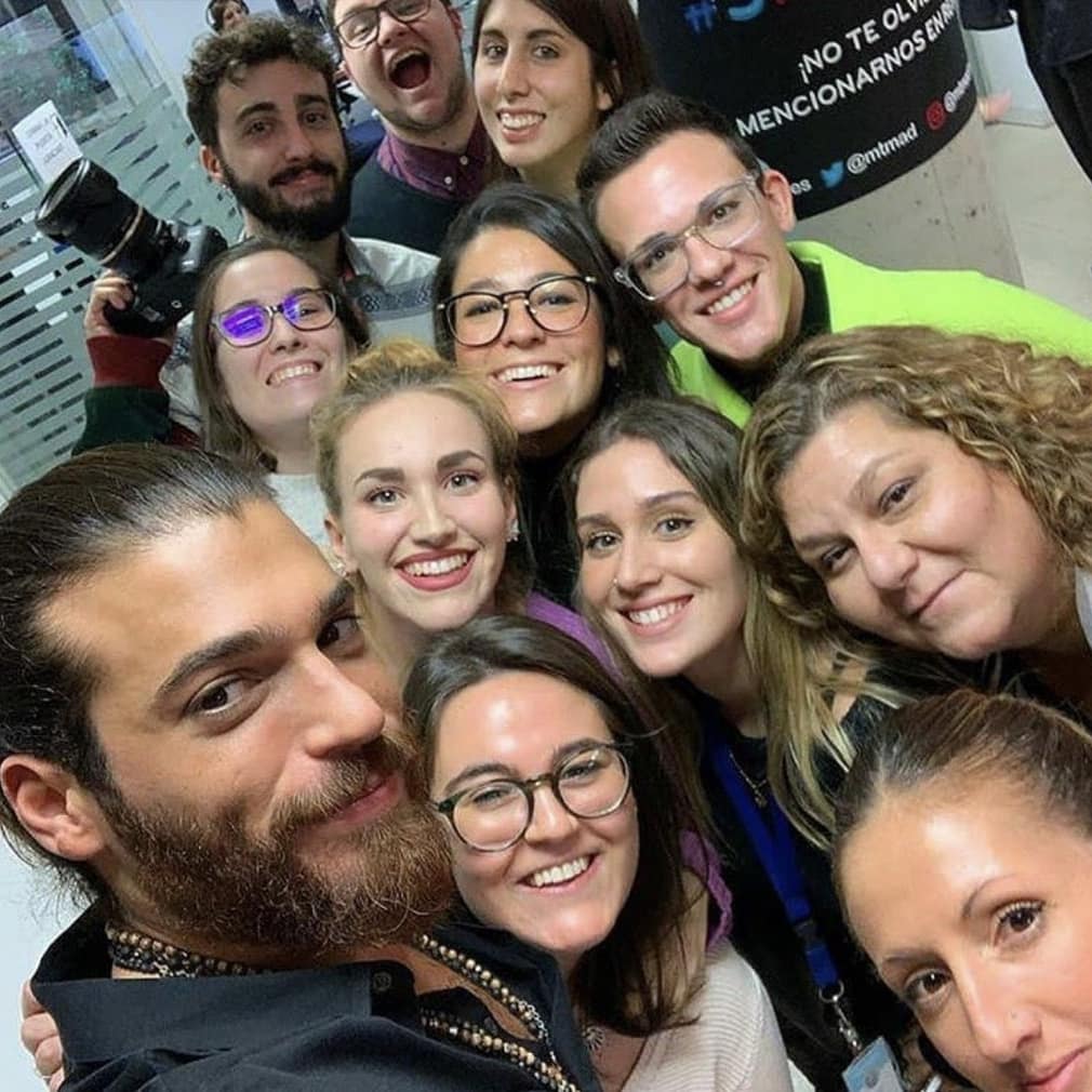 can_latino's tweet photo. Con Fans de España 🇪🇸 🇹🇷 ❣️
#CanInSpain
#CanYaman #CanYamanLatino #CanYamanFans https://t.co/iSoblp5ihT