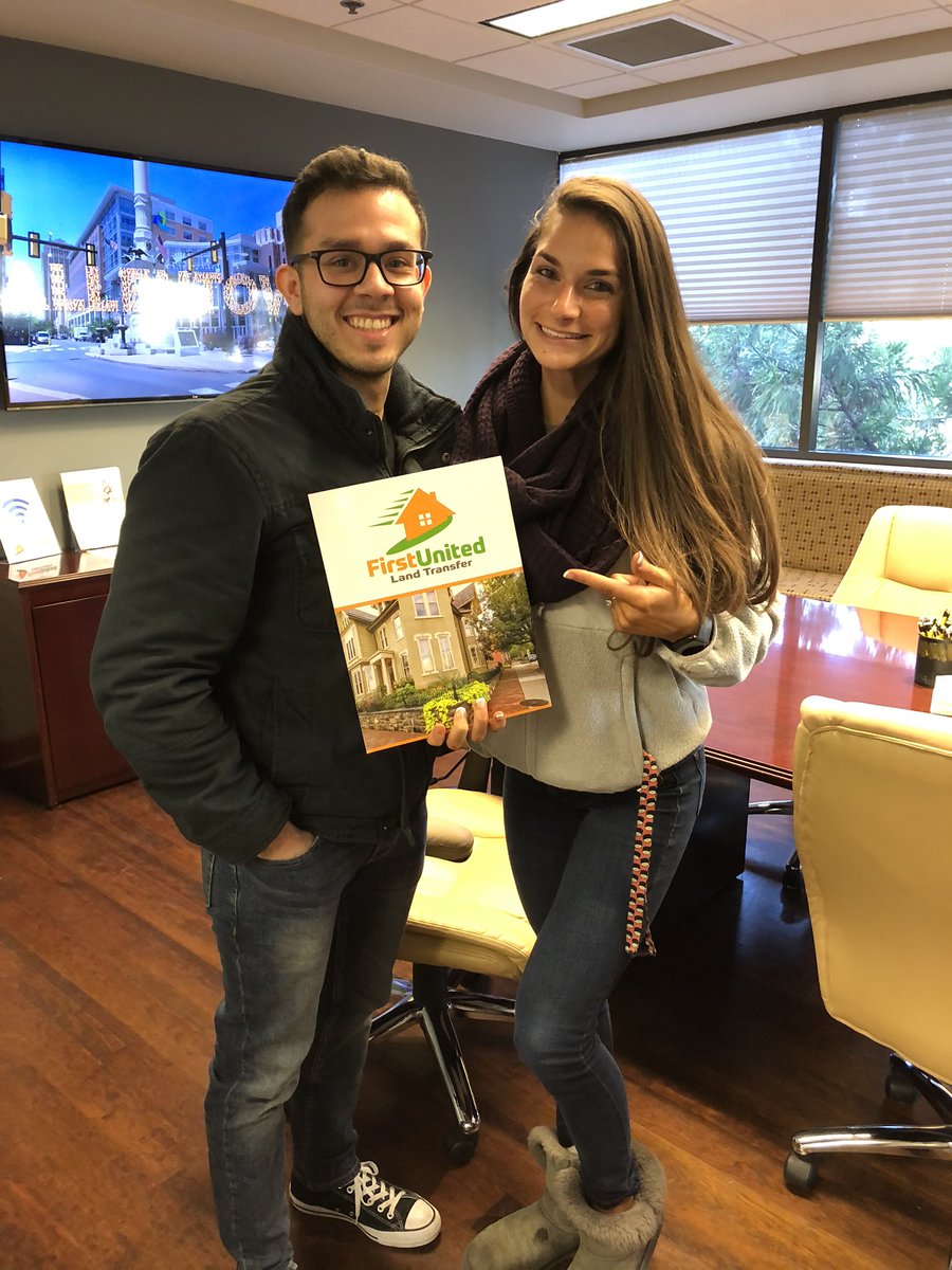mnchcrnch_'s tweet photo. Officially a homeowner w/ my love @skahan28 ❤️ https://t.co/ZkrI3E1yTL