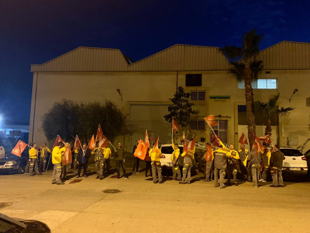 CotronicM's tweet photo. Segundo día de movilizaciones en Cotronic Malaga https://t.co/BnpWUbPy4X