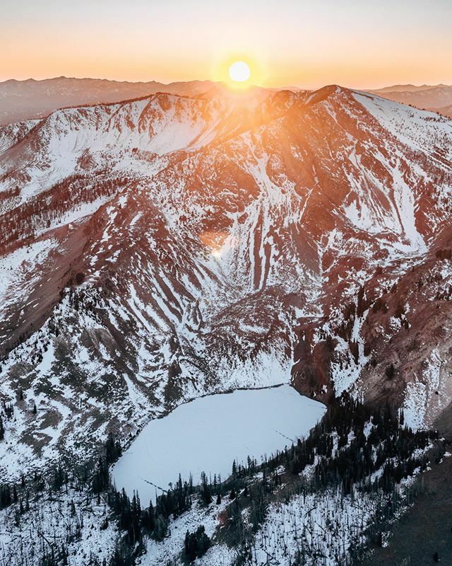 oliverguyphoto's tweet photo. Above the Shadows .
.
.
.
.
#sunvalley #seeksunvalley #idahodaily #idahomeshop #weknowidaho #naturelovers #awesome_earthpix #liveauthentic #thecreative #livefolk #nature_brilliance #EarthVisuals #artofvisuals #welivetoexplore #natureaddict #naturediversi… https://t.co/ApGfo1abSG https://t.co/r8SHd1eLq7