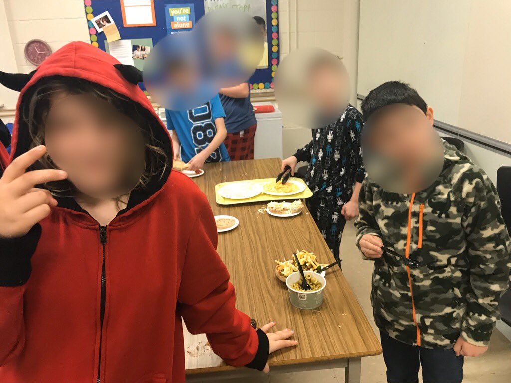 Pizza party as we learn about healthy and fun choices for our lunch! We have some mini cooks in our midst! <a href="/McHughEduCentre/">M.F. McHugh Education Centre</a> <a href="/dianemathieu66/">Diane</a>