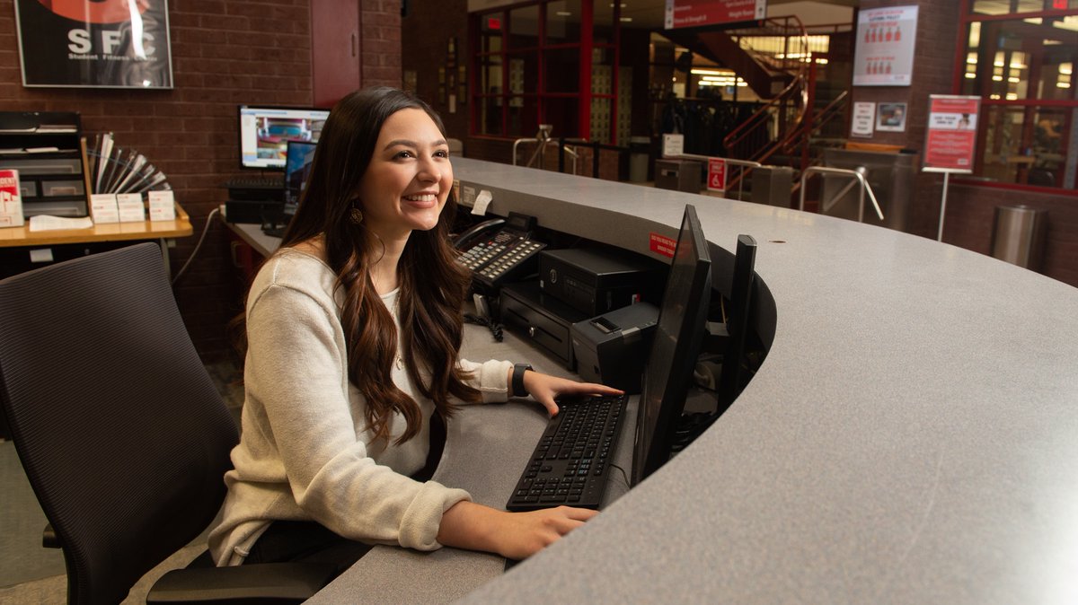 SIUE's tweet photo. Meet Olivia, a sophomore #SIUE #nursing major. Learn how she balances a rigorous academic program and being a student-worker with @SIUEcampusrec on our Instagram story today. https://t.co/boK29NvtUK