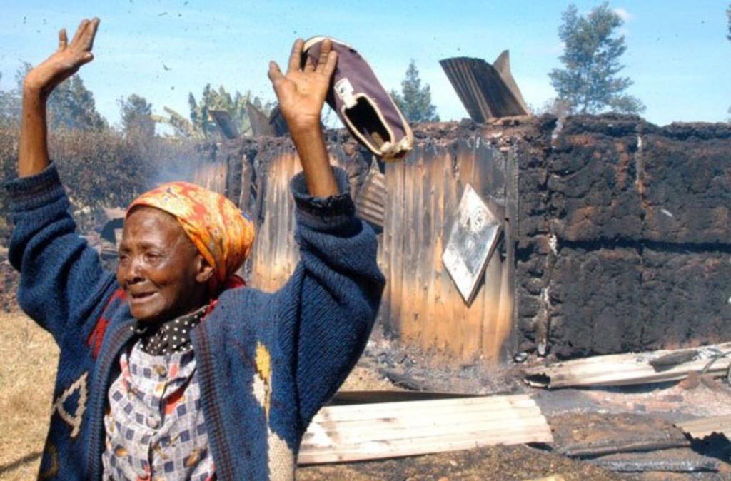 PicsInno_Photos's tweet photo. #BBIPeoplesReport after all these happened #2017 they shook hands, not minding how Kenyans suffered, the handshake gave birth to #BBI now here is the report... i say #no2017 ... #KOTLoyalsOnly #KOTLoyalsNiSisi #KOTLoyalsFaithful #KOTLoyas https://t.co/KbJ7TDNHMI