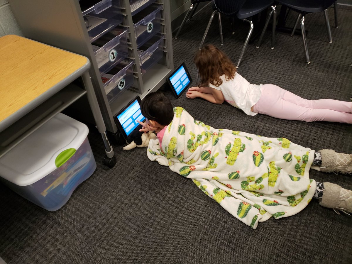 TEloomisclass's tweet photo. We enjoyed a reading slumber party this morning! #tecubs #turner202strong https://t.co/9XvYpJuKhU