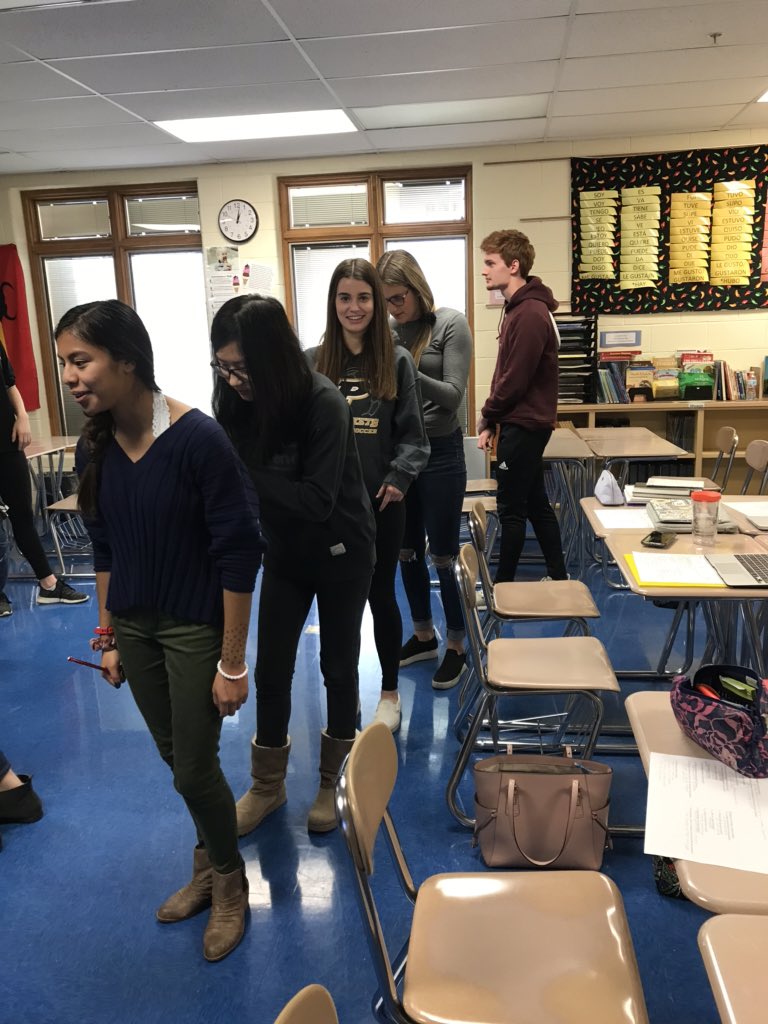 ProfeTpburg's tweet photo. Platos positivos en la clase de español 5/AP 🥰🥰😘 what are you thankful for?!?  🦃 https://t.co/yTvIEbIdtE