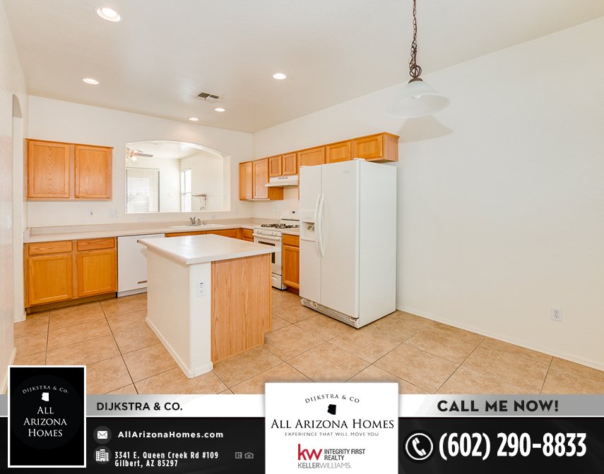 AllArizonaHomes's tweet photo. JUST LISTED!
1,146 Sq Ft, 3 bed home on cul-de-sac lot in #Tolleson. Huge family room, big island kitchen with breakfast area, master retreat with walk-in closet, gorgeous backyard with lush low maintenance landscaping. $0 down financing available.
https://t.co/AtYUtacgux https://t.co/lbWPOMJTki