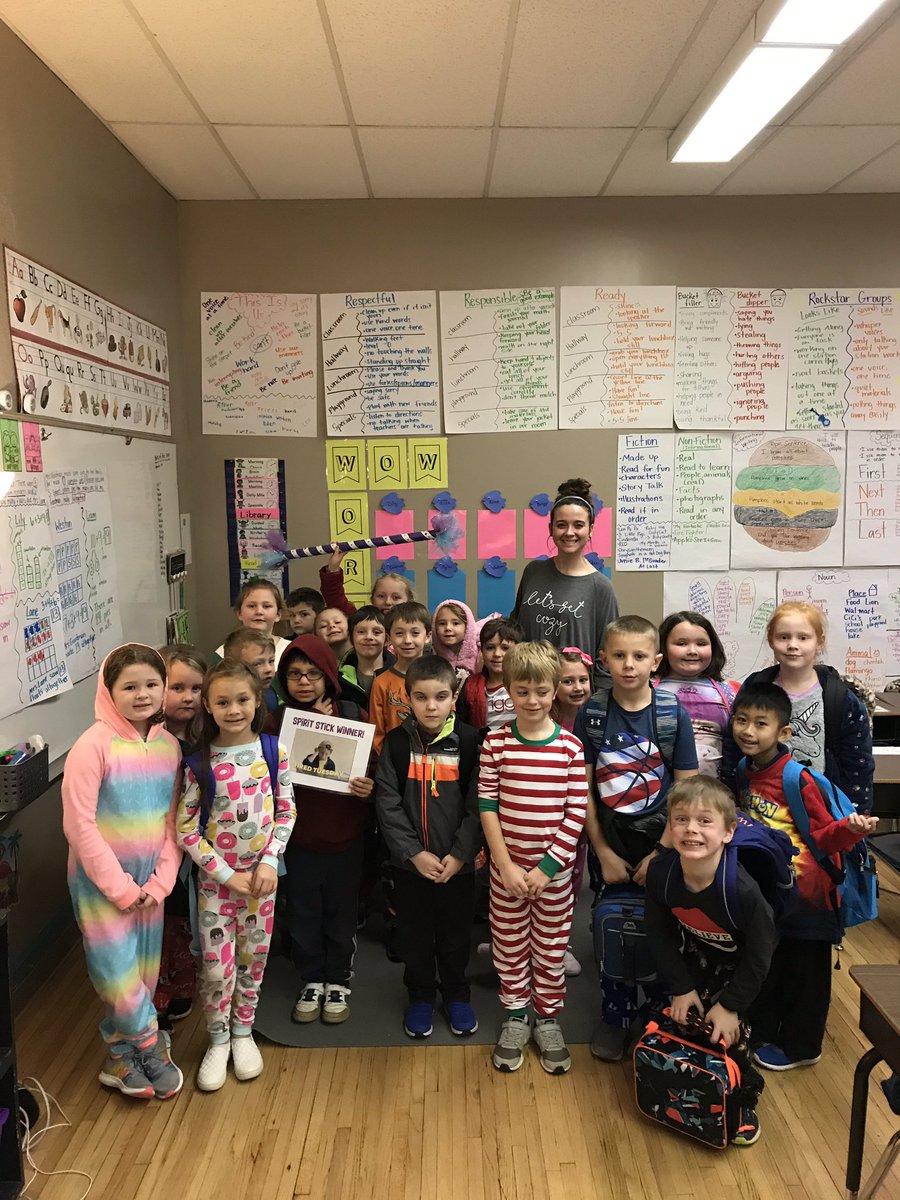 Turkey recipes, pumpkin crafts, pie tasting, oh my! What a wonderful Tired Tuesday. Also, check out that spirit stick! Way to go Lane’s—> 100% participation! 

Happy Thanksgiving Break, from one tired teacher. 💕 <a href="/RES_RSSS/">Rockwell Elem NC</a> <a href="/JenniferWarden5/">Jennifer Warden</a> <a href="/jenbrown224/">Jennifer Brown</a> #ThisIsRES