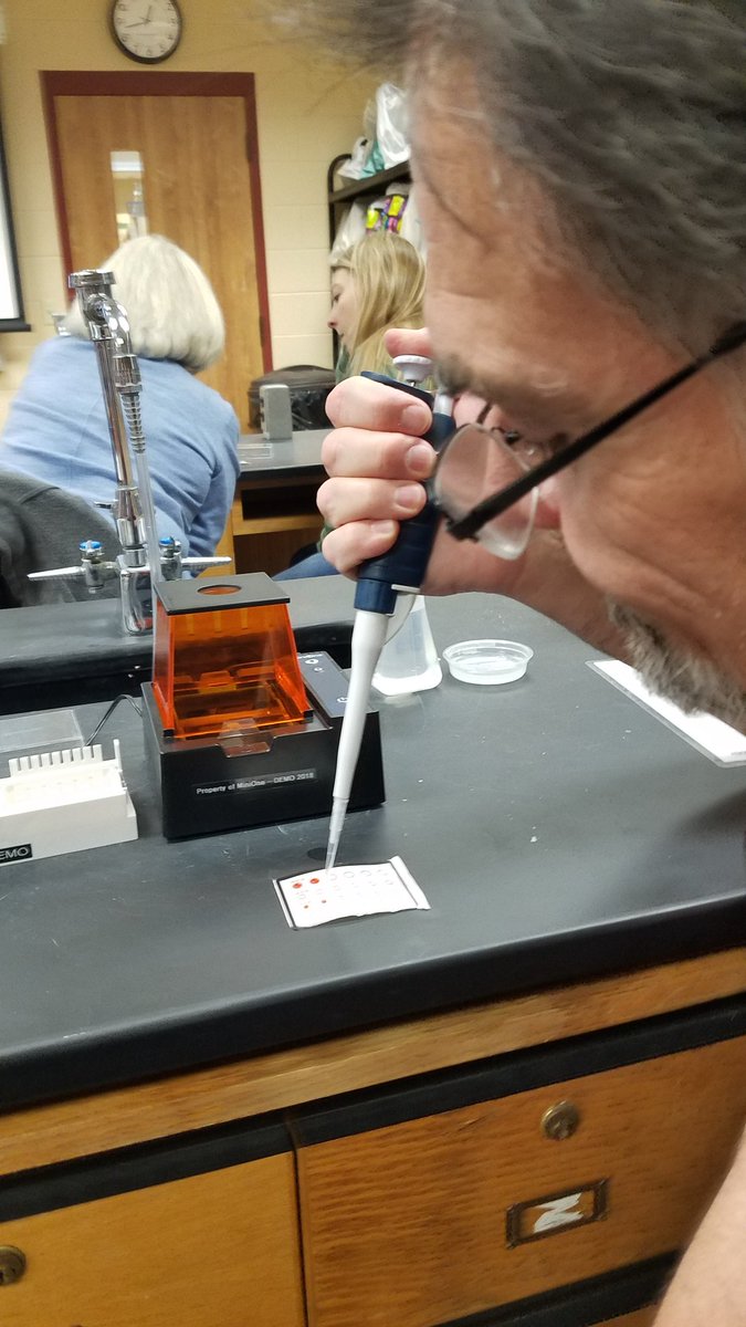 CVSciTech's tweet photo. #biology #teachers workshop @LycomingCollege is a wealth of information & resources to help us provide better science experiences for our @CVBuckskins #stdnts #electrophoresis #DNA #science @MiniOneSystem @BioRad @BIOINTERACTIVE https://t.co/O5K0HeIciO
