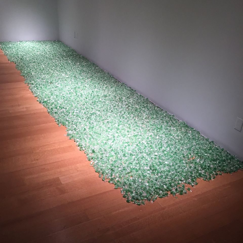 jerrysaltz's tweet photo. In Loving Memory of Felix Gonzalez-Torres who was born on this date in 1957 (d. 1996).
Left full work. Right: I have a personal collection of what I call "Felix Gonzalez-Torres" Details. I have a Felix Gonzalez-Torres for every work I've seen. Xx RIP. https://t.co/F61x5ZKNFZ