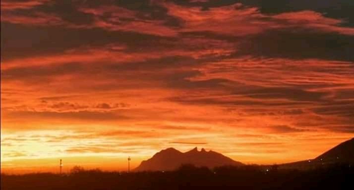 nextiamty's tweet photo. Tremenda belleza natural del #amanecer hoy 26 de noviembre en #monterrey #nuevoleon  #laciudaddelasmontañas
#photo
#fotografía
#Nextia https://t.co/ICdssQZicb