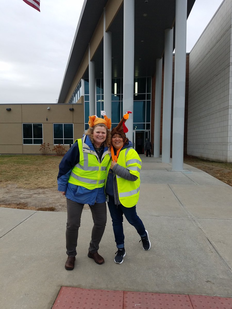 debwehr's tweet photo. Put on a hat and make the most of greeting your students and families. Great way to brighten your morning! #TitanGrateful #cardenparktitans #itsturkeytime https://t.co/Vnun9km7xP