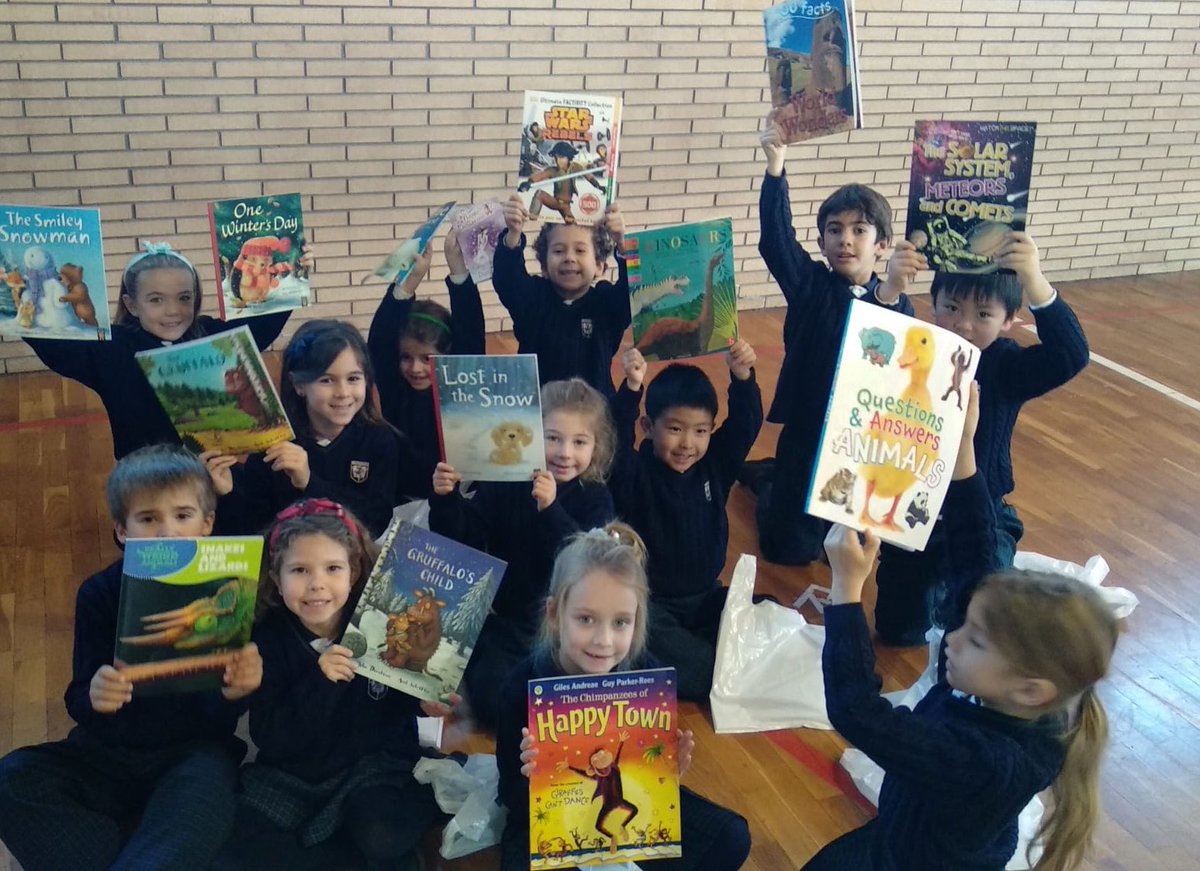 SGeorgesSchool's tweet photo. “I think it’s the books that you read when you’re young that live with you forever.” - J K Rowling
Saint George’s School’s Book Fair 2019 #coolreads #MakingReadingFun #scholastic https://t.co/rt2TPbn1tm
