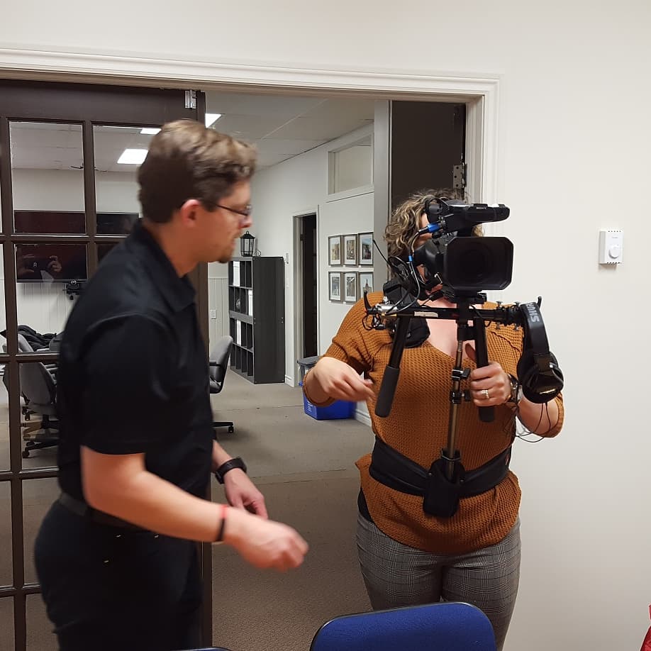 CSGWtips's tweet image. Yup there's a story as to why Somer is behind the camera so keeping watching #whatsoninminto on Channel 6 to find out why! #minto #wightmantv