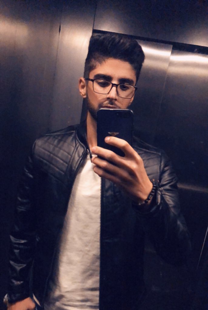 muhamadidrees11's tweet photo. Good mood🙌🏻 https://t.co/9DwSJAD0od