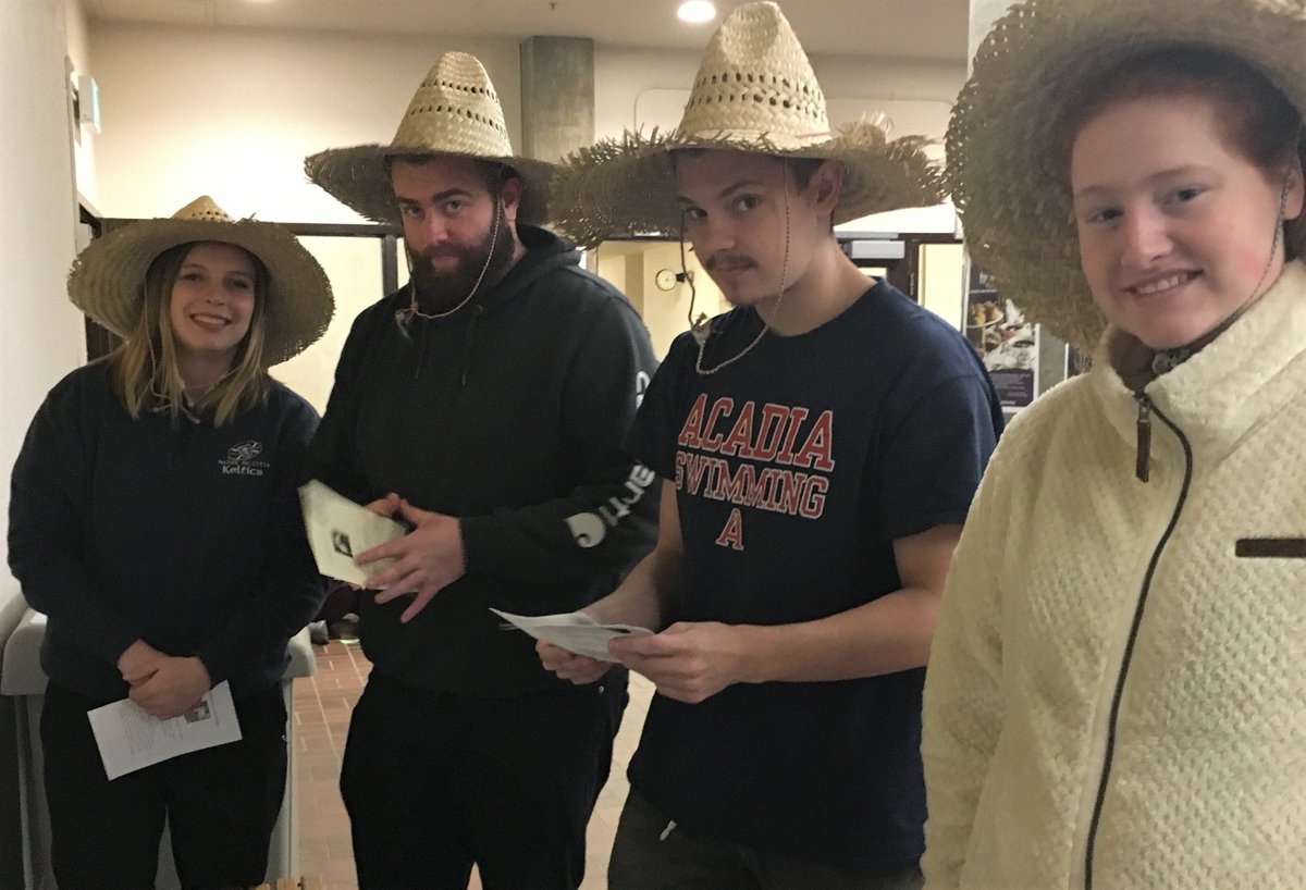 Experiential learning helps students engage with topics. Here the 1st year Environment &amp; Sustainable Society class prepares an #ethicalpurchasing simulation, discussing environmental &amp; social impacts of cocoa bean production for chocolate <a href="/justuscoffee/">Just Us! Coffee</a> #Fairtrade