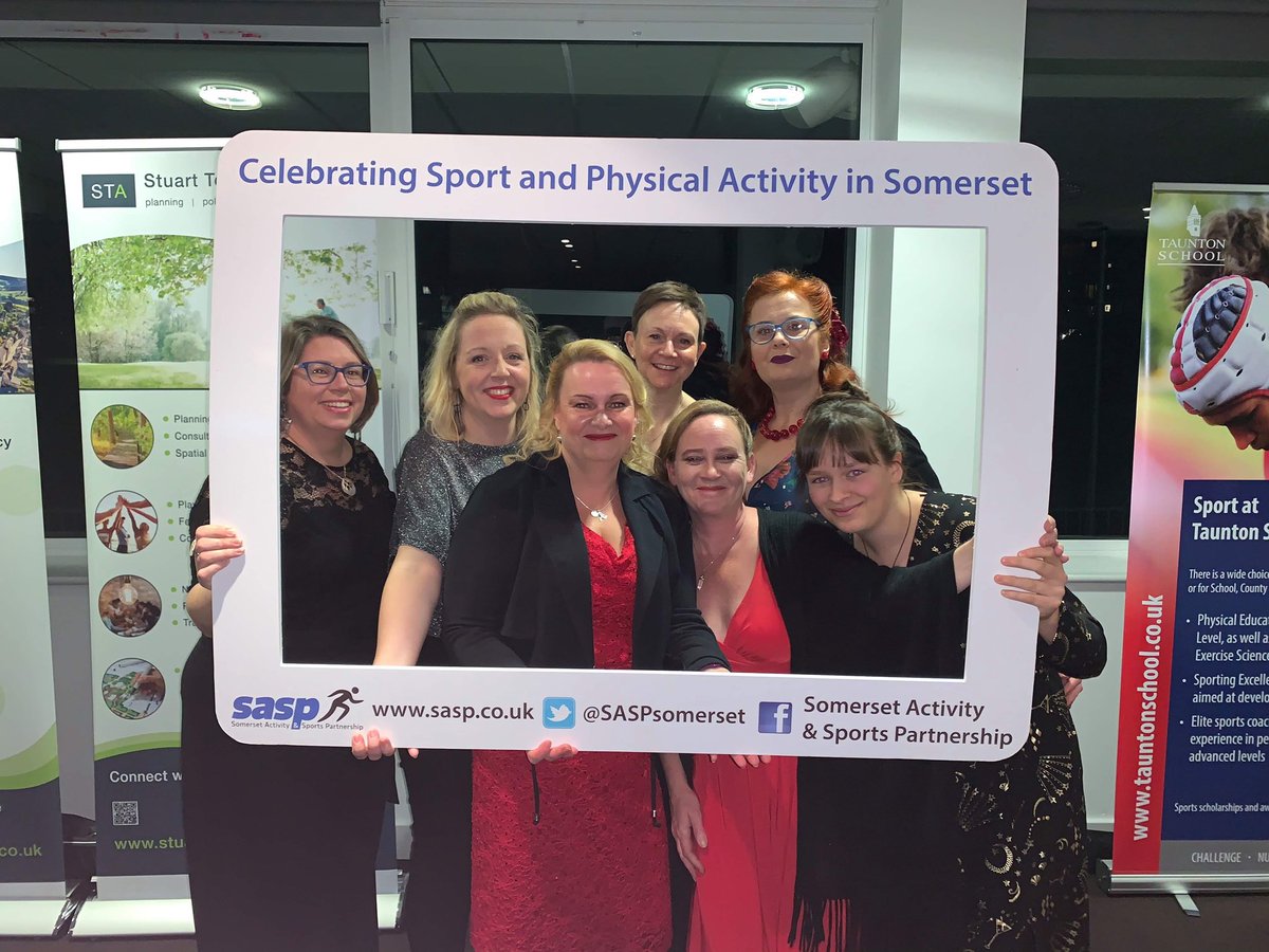 Justinemclayton's tweet photo. Well didnβt the #CompassChuggers scrub well at the @SASPsomerset awards! Made a change from running gear! @Compassdis https://t.co/Fu3usjVgNv