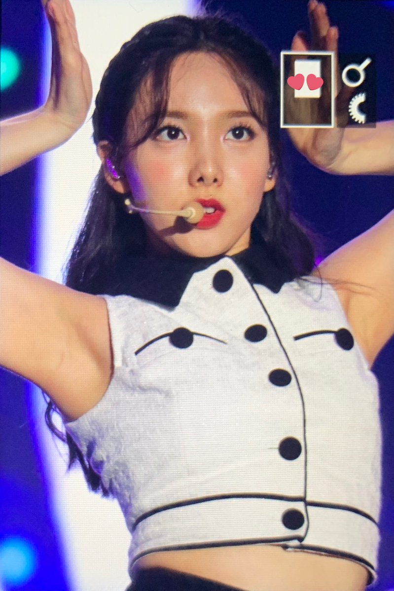 jellybeans_1020's tweet photo. 191126 AAA프리뷰 
#트와이스  ⁠#TWICE  ⁠#나연 #NAYEON 
@JYPETWICE https://t.co/lxyd5gYAkc