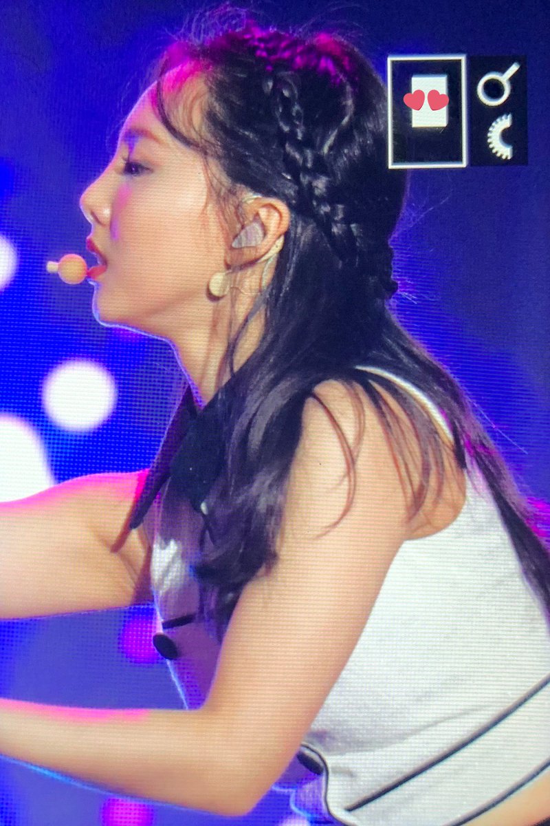 191126 AAA프리뷰 
#트와이스  ⁠#TWICE  ⁠#나연 #NAYEON 
<a href="/JYPETWICE/">TWICE</a>