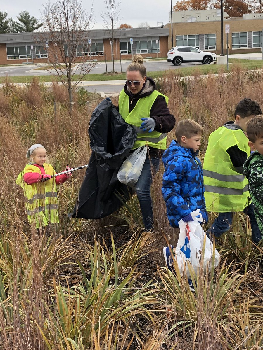 ccucbwi's tweet photo. We shared the joy of bettering our neighborhood this past weekend with some younger friends, and got to clean some of the areas around Cromwell Elementary, Olen Drive, and North Glen Park. We netted another full pickup bed of bags, and approximately 700 lbs of waste. https://t.co/C8dcf6ilLa