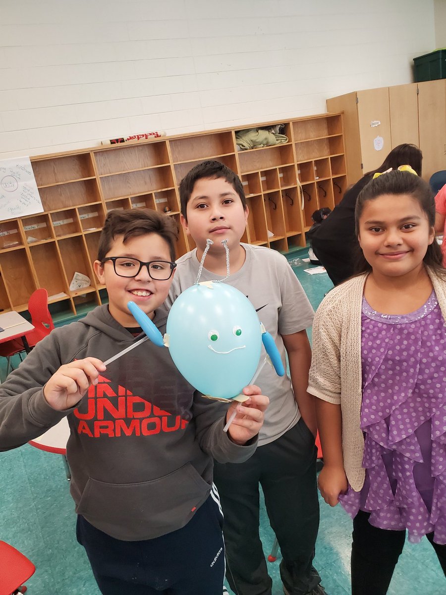 GlendaleESAACPS's tweet photo. Friendship, inclusion, unity themed floats! #5thgrrocks https://t.co/WWGC1Iq6lv