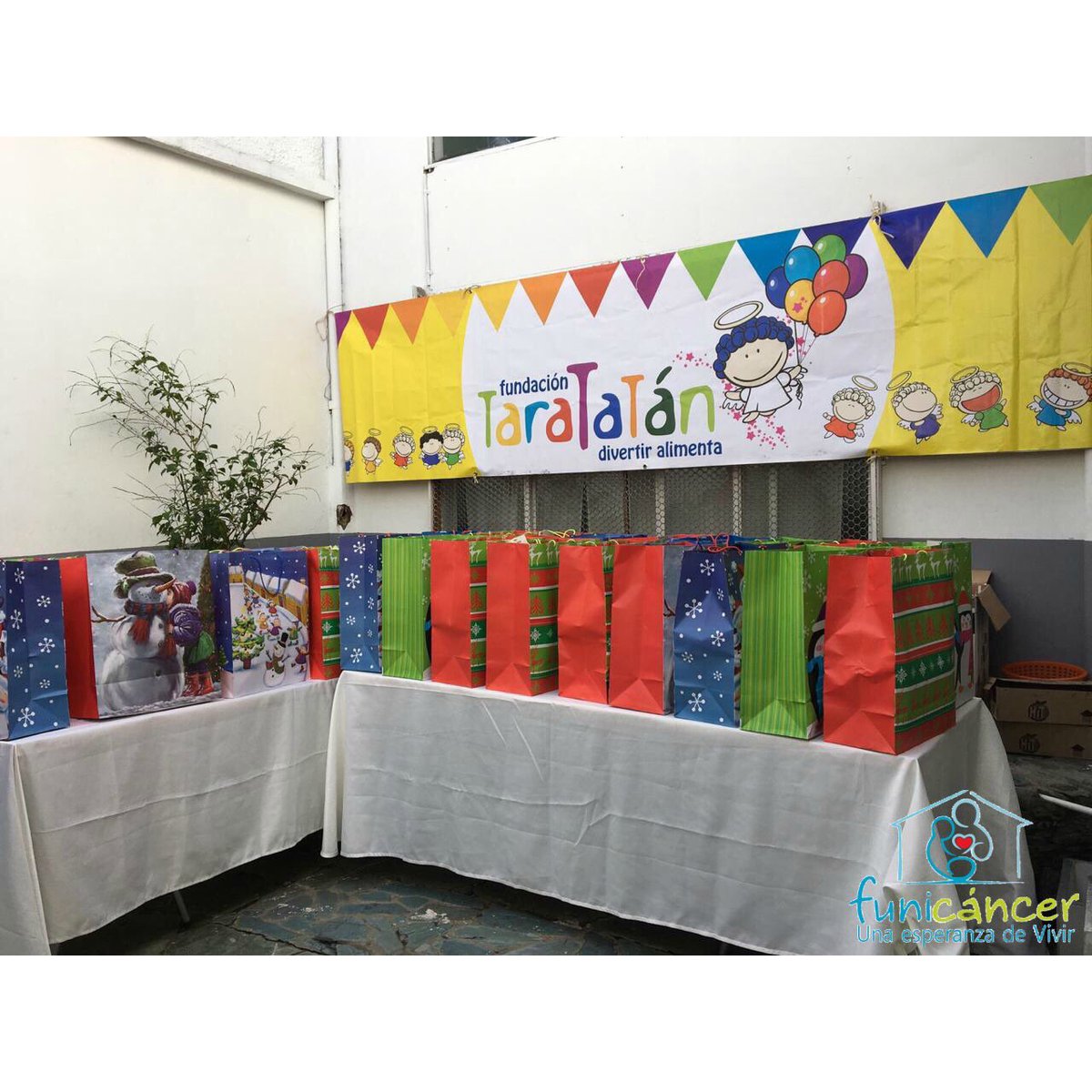 FFunicancer's tweet image. Gracias a la Fundación Taratatán por brindarnos un espacio cargado de regalos, actividades, baile y muchas sonrisas🥳☺️🍬❤️#funicancer #fundacion #cancerinfantil #medellin