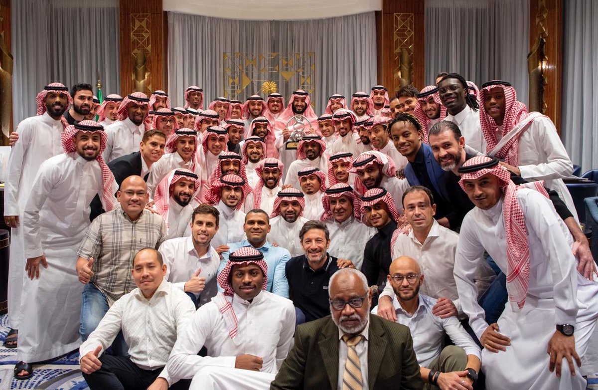 spagov's tweet photo. #صور | سمو #ولي_العهد يستقبل رئيس وأعضاء مجلس إدارة نادي #الهلال والجهازين الفني والإداري واللاعبين بمناسبة تحقيقهم بطولة دوري أبطال آسيا.
#واس https://t.co/ItaTo2UOkd