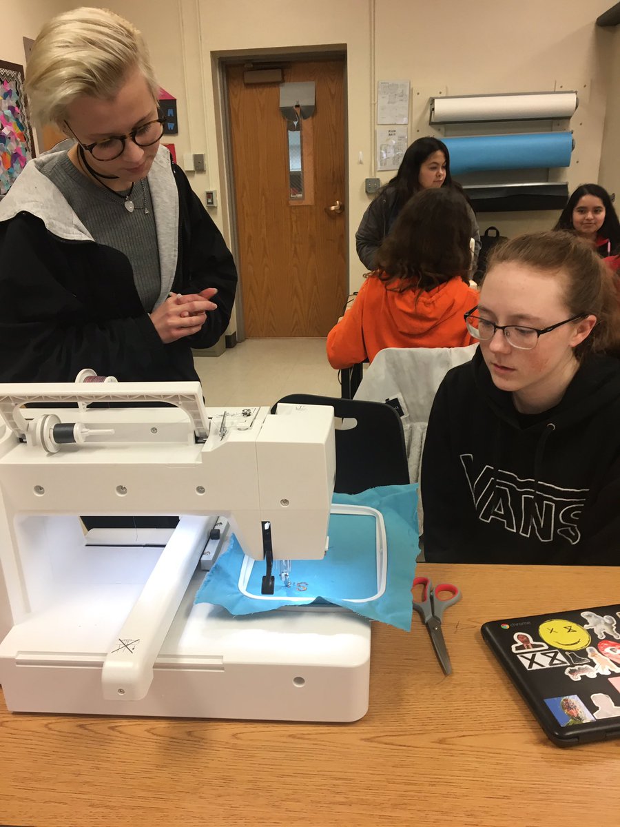 mrs_eschman's tweet photo. Embroidery in fashion today !! #werclc #d155inspire https://t.co/dfRzPkfshs