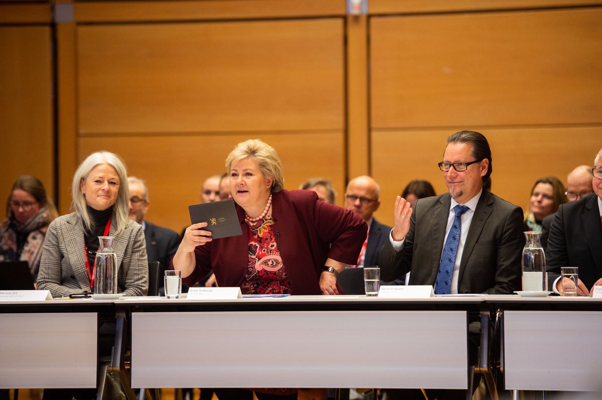 DahlbergK's tweet photo. 30 maritime industry leaders in Norway met Prime Minster Erna Solberg at @DNVGL yesterday to discuss how to meet the ambitious goals IMO has set to cut emissions by 50% by 2050. 
Key findings in the https://t.co/RJuNLPqoYn
DNV GL was proud to host the event. https://t.co/o4coaCxURf