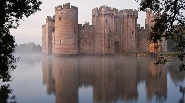 EricomShield's tweet photo. Traditional "castle-and-moat" security rests on the assumption that everything inside the network is safe. 

Read on to learn how a #ZeroTrust approach can improve your enterprise security posture https://t.co/9O14fxWPsx https://t.co/n5LdDQJOWi