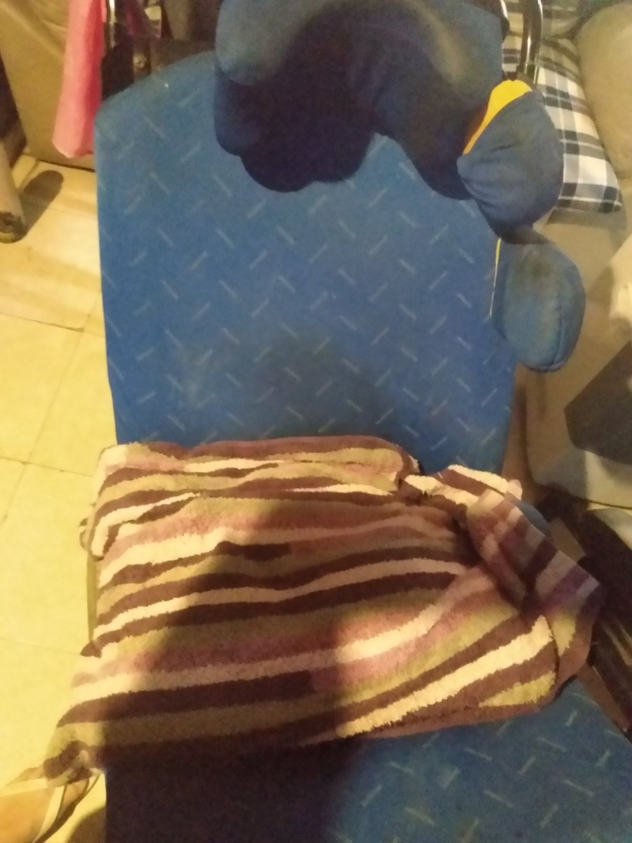 UlisesFasce's tweet photo. [POR FAVOR RT] Hace 3 meses que estamos esperando una respuesta por parte de IOMA para que MI HERMANO pueda tener una nueva silla de ruedas (Asuntos burocráticos). La que tiene actualmente (fotos) esta toda rota y vencida, el sábado se cayó de la misma y se rompió la nariz. https://t.co/cNM7tECYPb