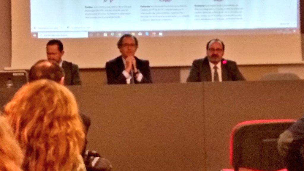 IES_Alpajes's tweet photo. @IES_Alpajes aprendiendo y compartiendo experiencias con directivas de centros #fpdmad  en el evento #fpmadrid2019 de la DG ESO, FP y Régimen General. Reflexión e inspiración. @todofp @CTIFMadridSur @ComunidadMadrid https://t.co/lwShf9KVhk