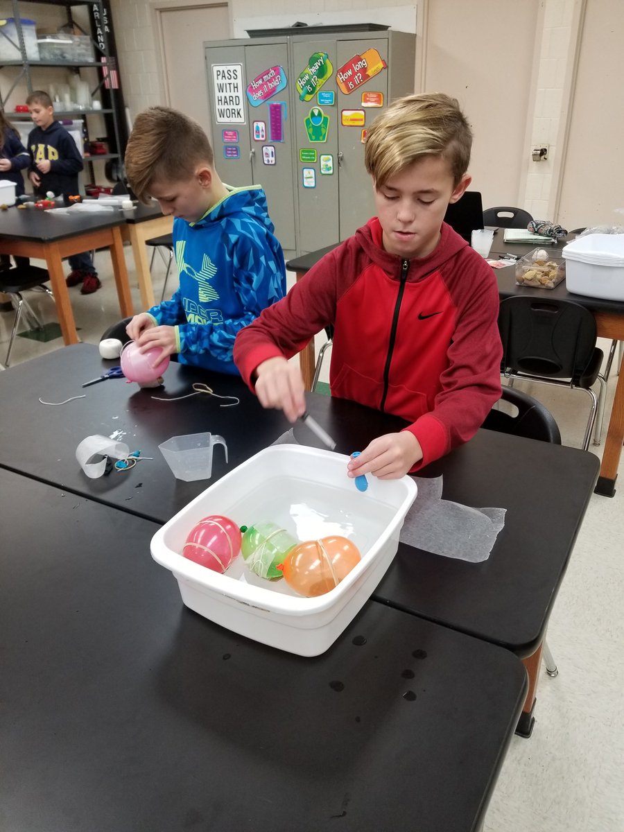 MrsATower's tweet image. 6th Grade testing out one possible theory for how the Ancient Egyptians transported the stone to build the great pyramids. #twolves7pride